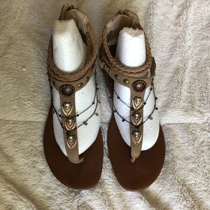 Cute pop sandals size 8